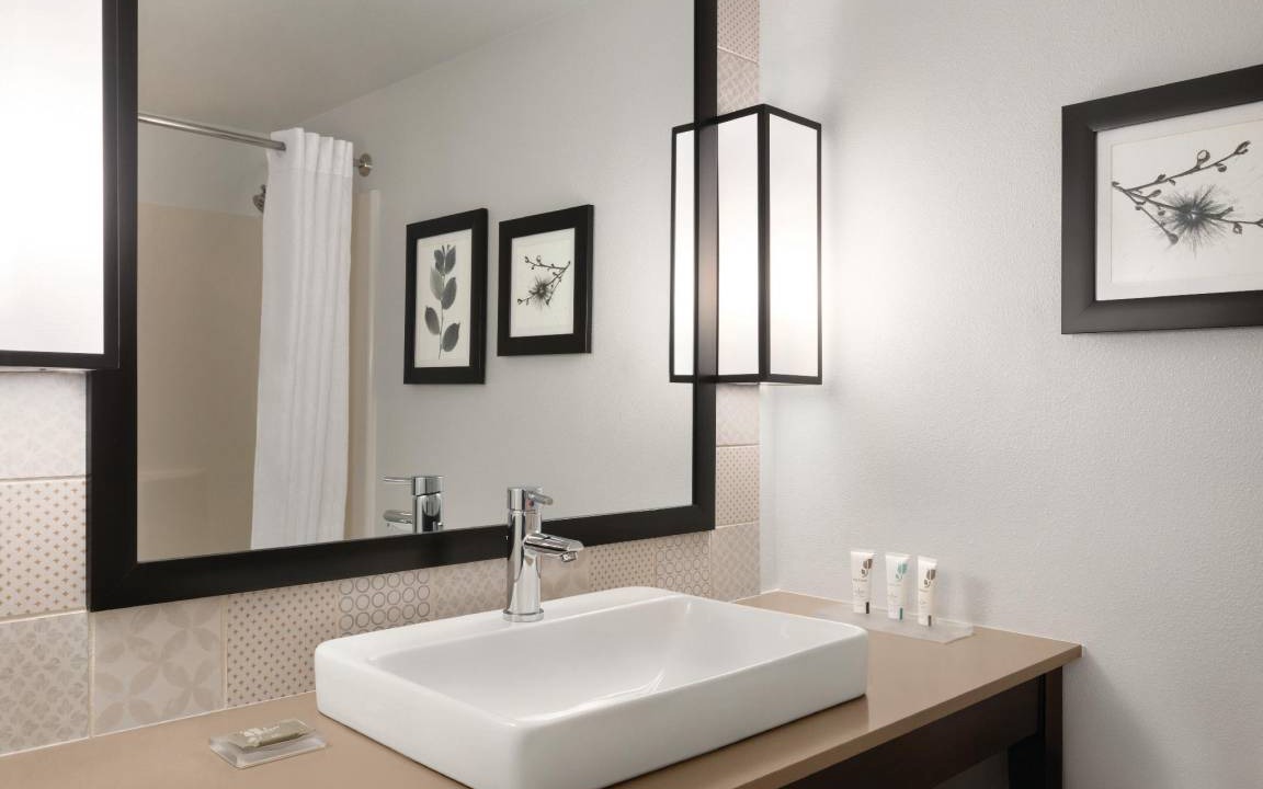 Photo of Bathroom in Airport North