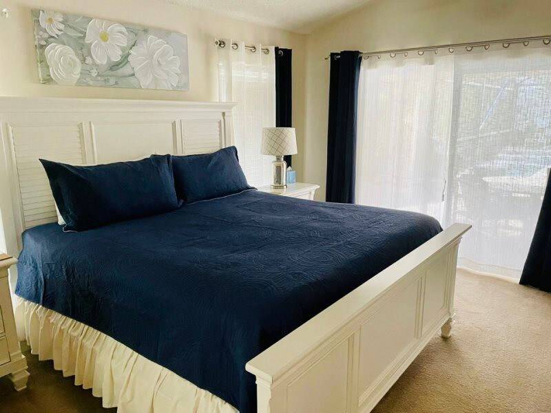 Photo of Others in Orange Tree