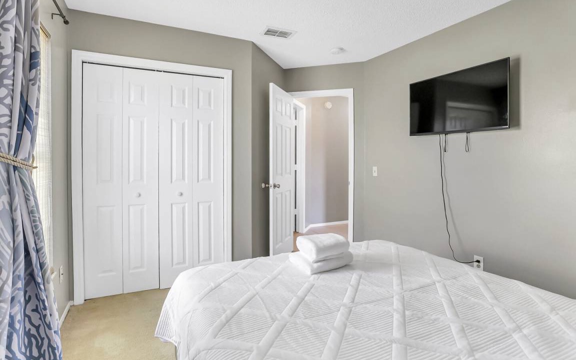 Photo of Bedroom in Crescent Lakes