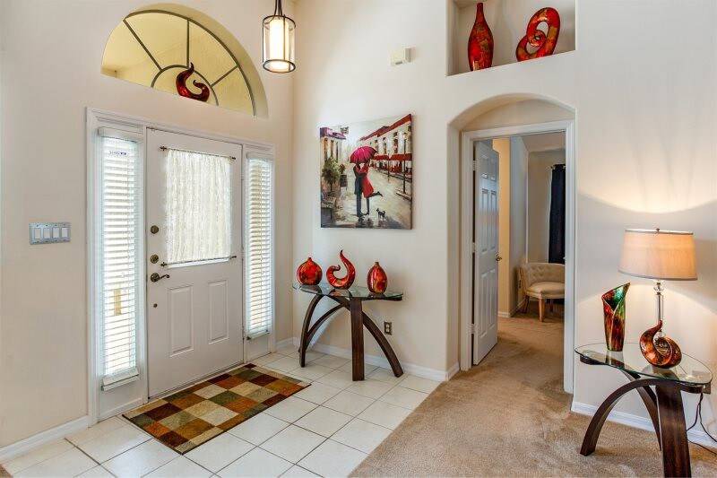 Photo of Livingroom in Orange Tree