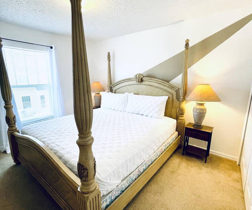 Photo of Bedroom in Lakeside Estates