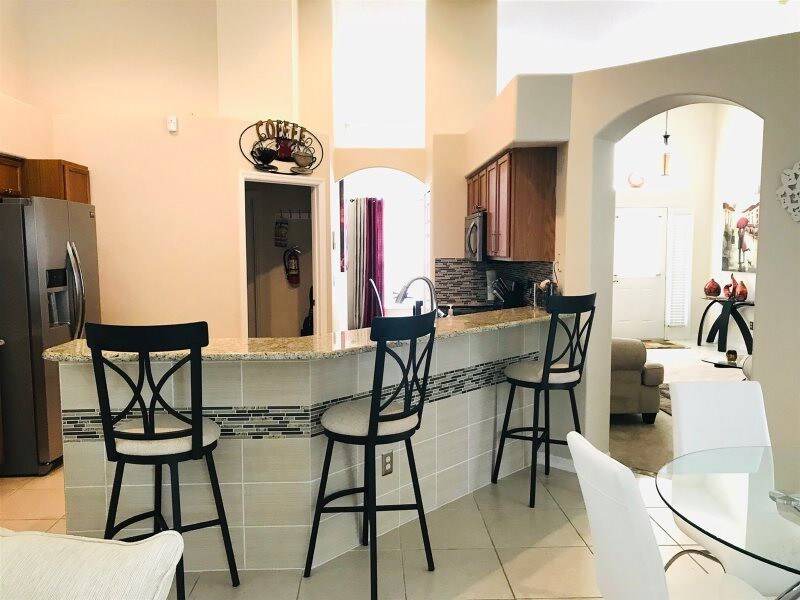 Photo of Livingroom in Orange Tree