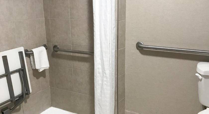 Photo of Bathroom in Airport North