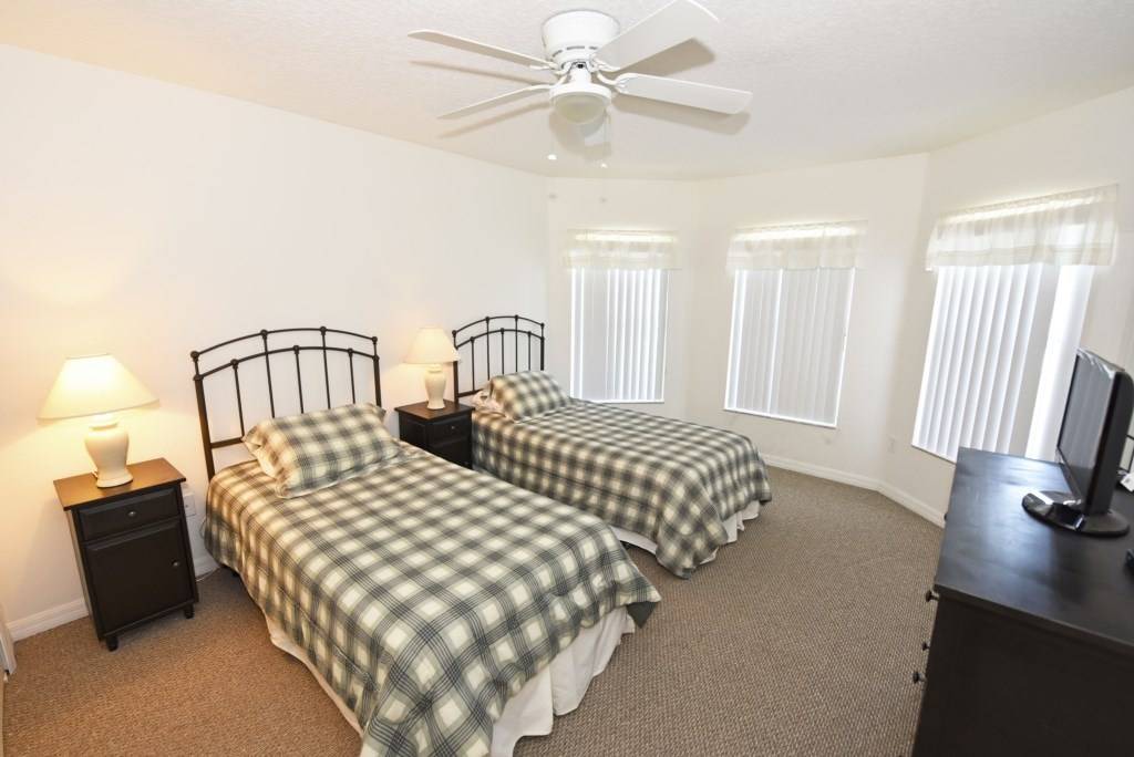 Photo of Bedroom in Buena Ventura Lakes
