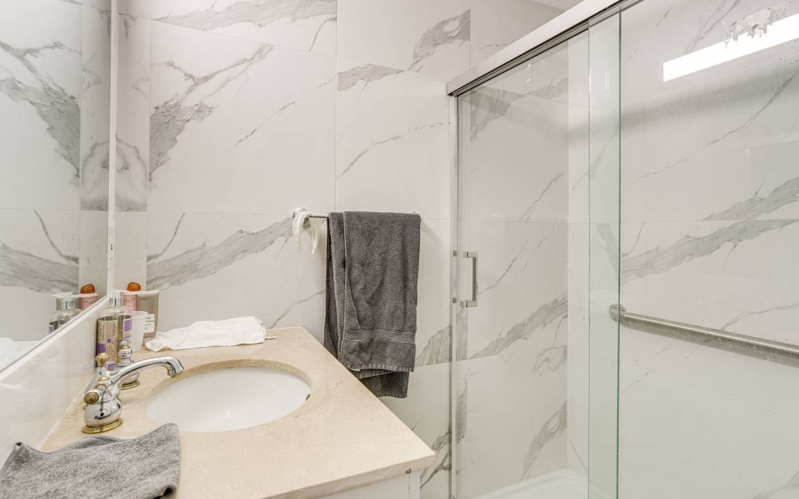 Photo of Bathroom in Lake Underhill