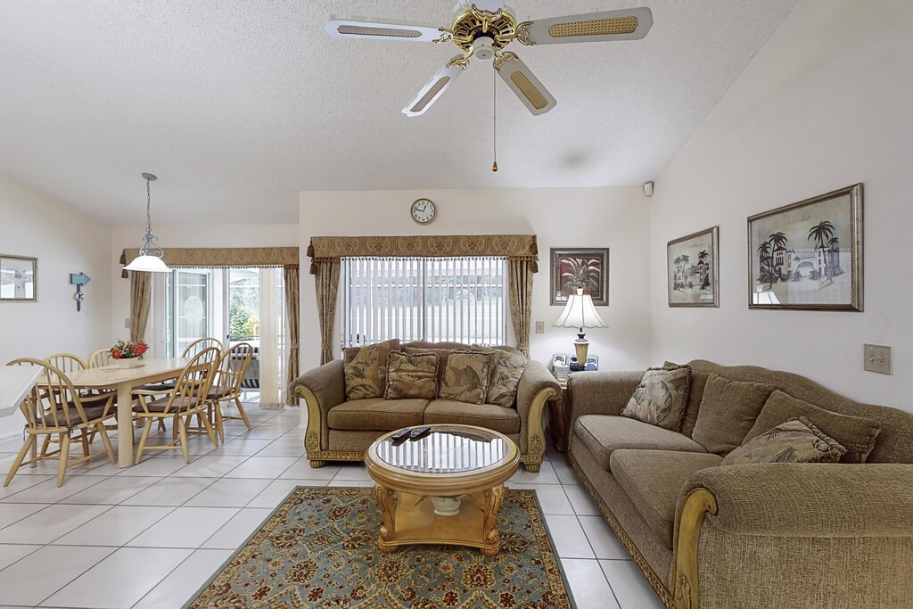 Photo of Livingroom in Indian Ridge