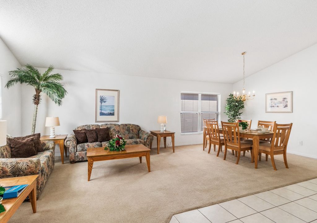 Photo of Livingroom in Seasons