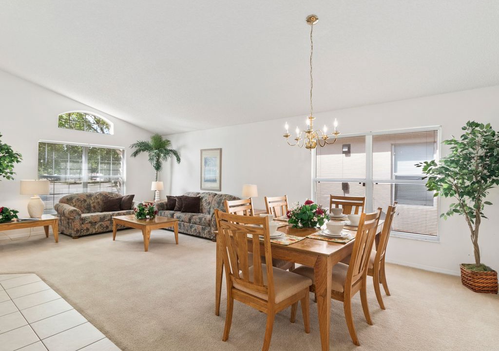 Photo of Livingroom in Seasons