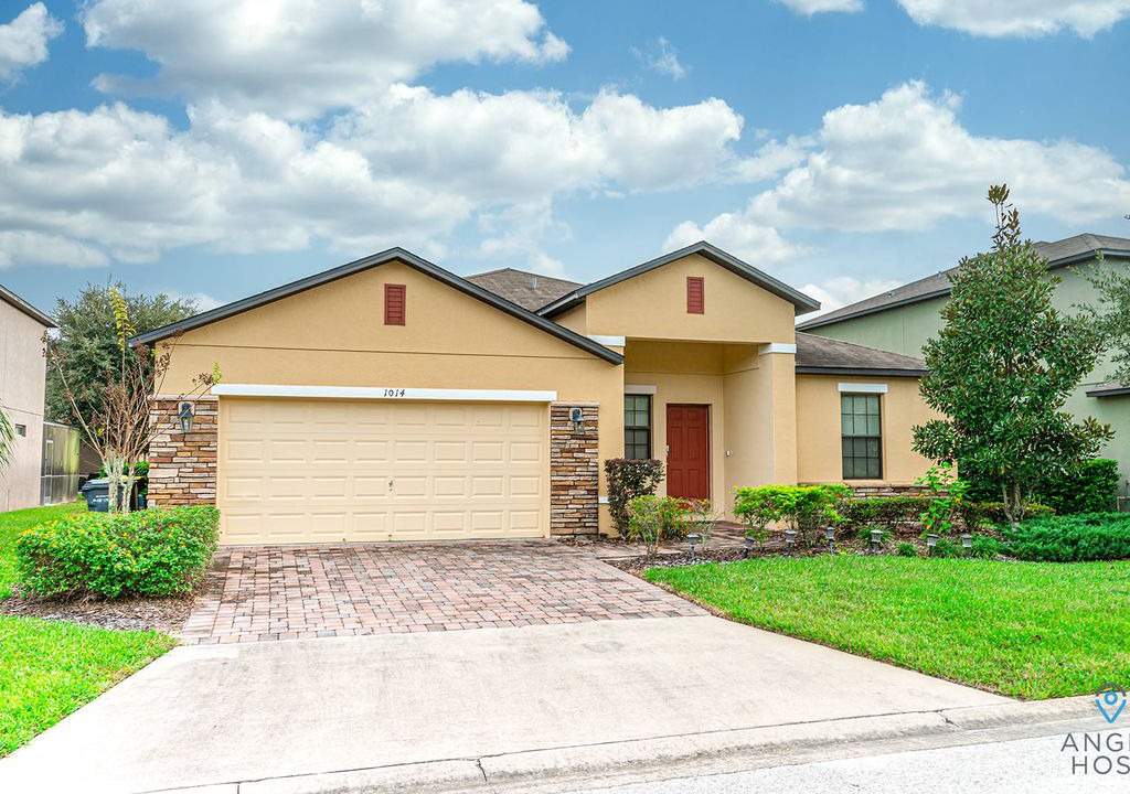 Photo of Buildings in Cypress Pointe