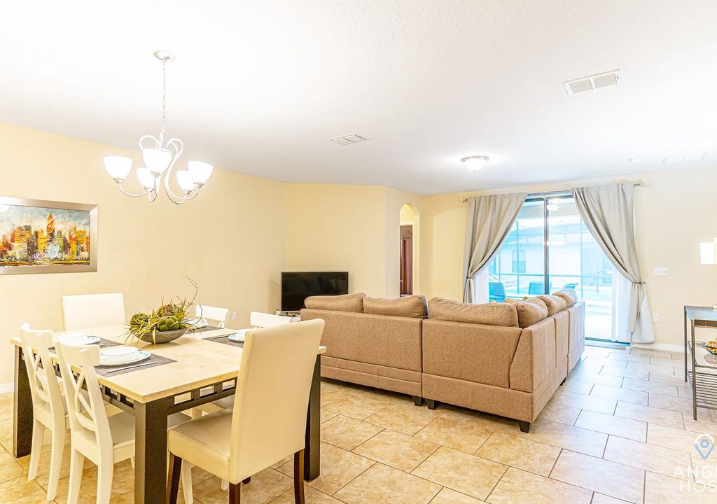 Photo of Livingroom in Cypress Pointe
