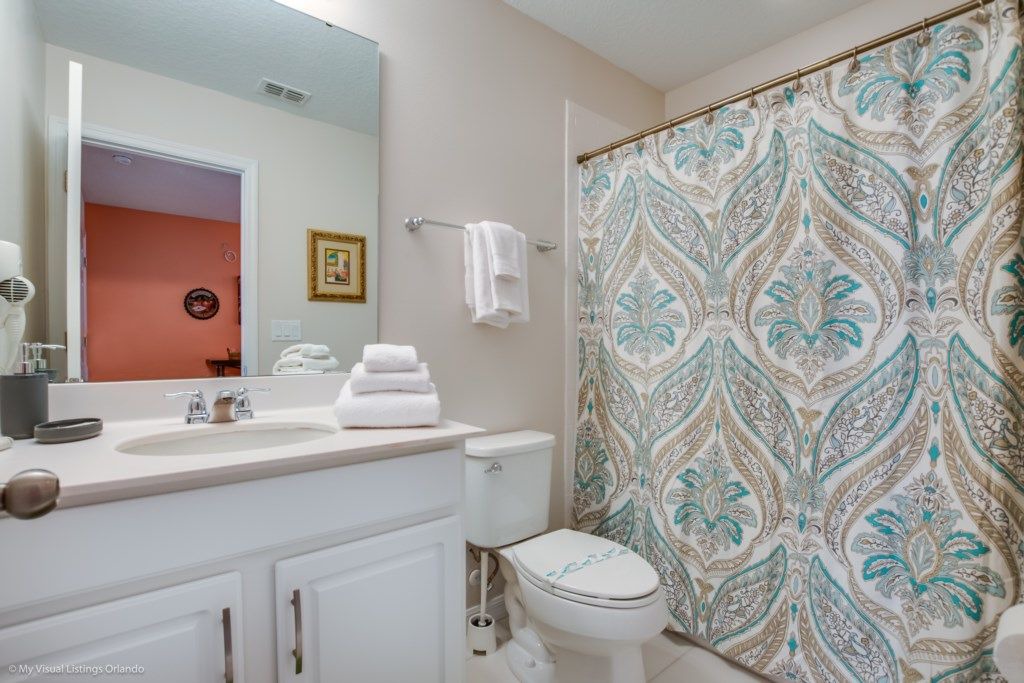 Photo of Bathroom in Bay Lake