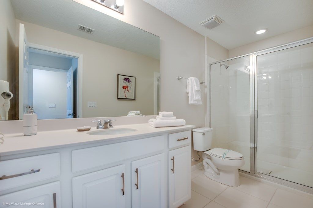 Photo of Bathroom in Bay Lake