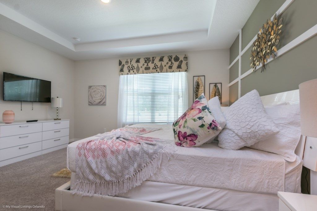 Photo of Bedroom in Bay Lake