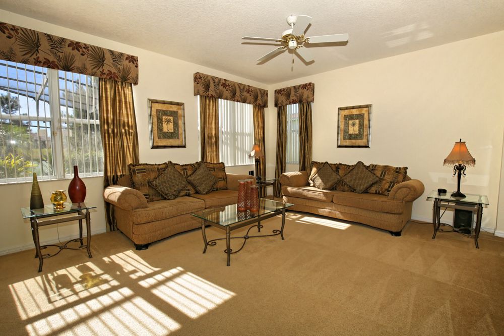 Photo of Livingroom in Windwood Bay