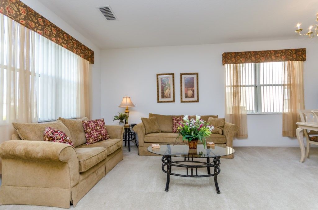 Photo of Livingroom in Windwood Bay
