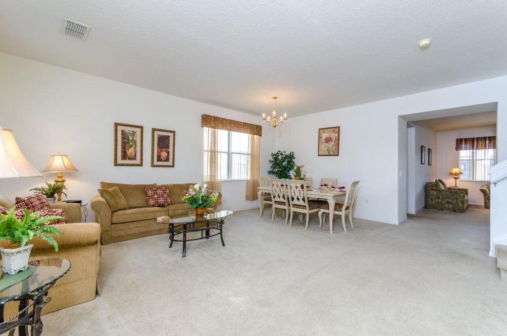 Photo of Livingroom in Windwood Bay