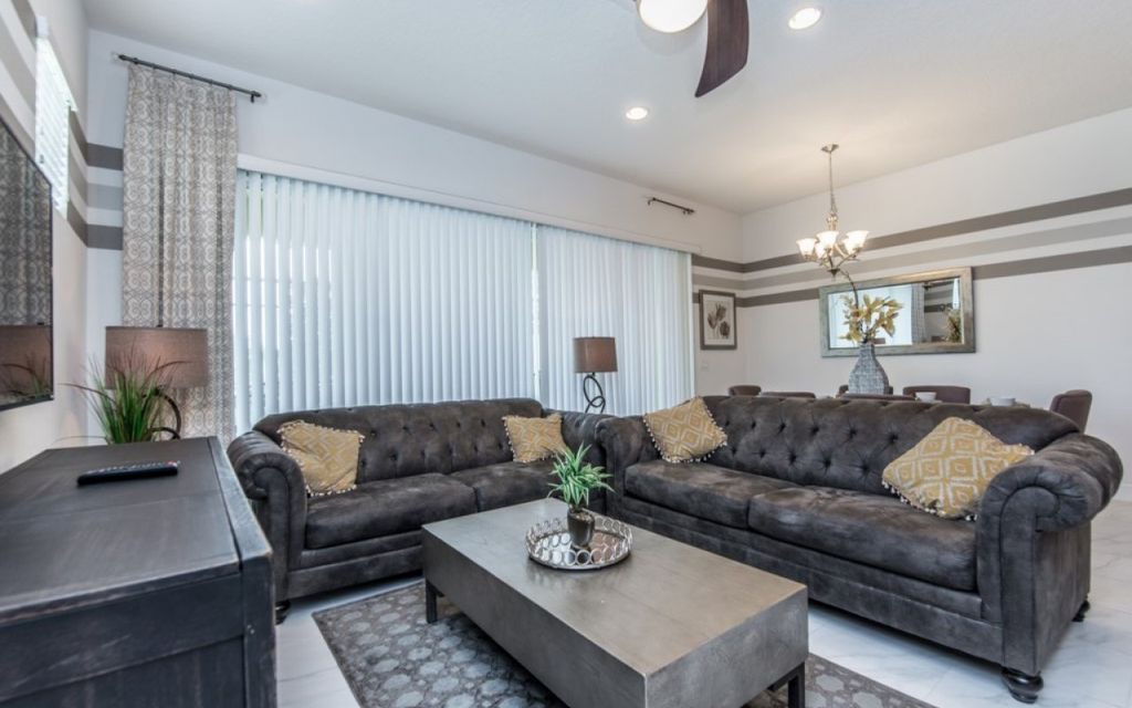 Photo of Livingroom in Sandy Ridge