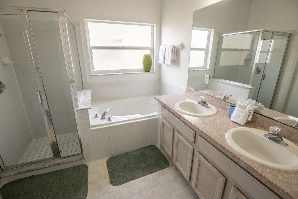 Photo of Bathroom in Esprit