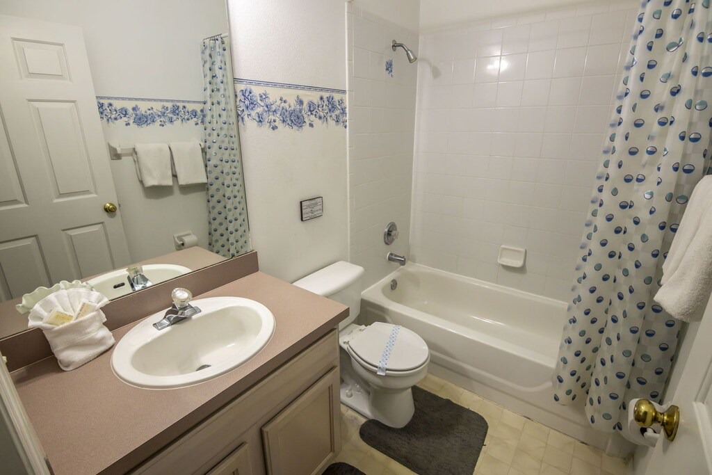 Photo of Bathroom in Esprit