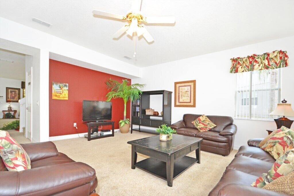 Photo of Livingroom in Windwood Bay