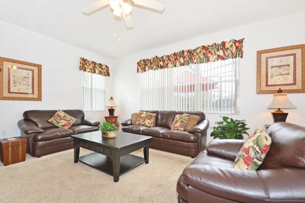 Photo of Livingroom in Windwood Bay