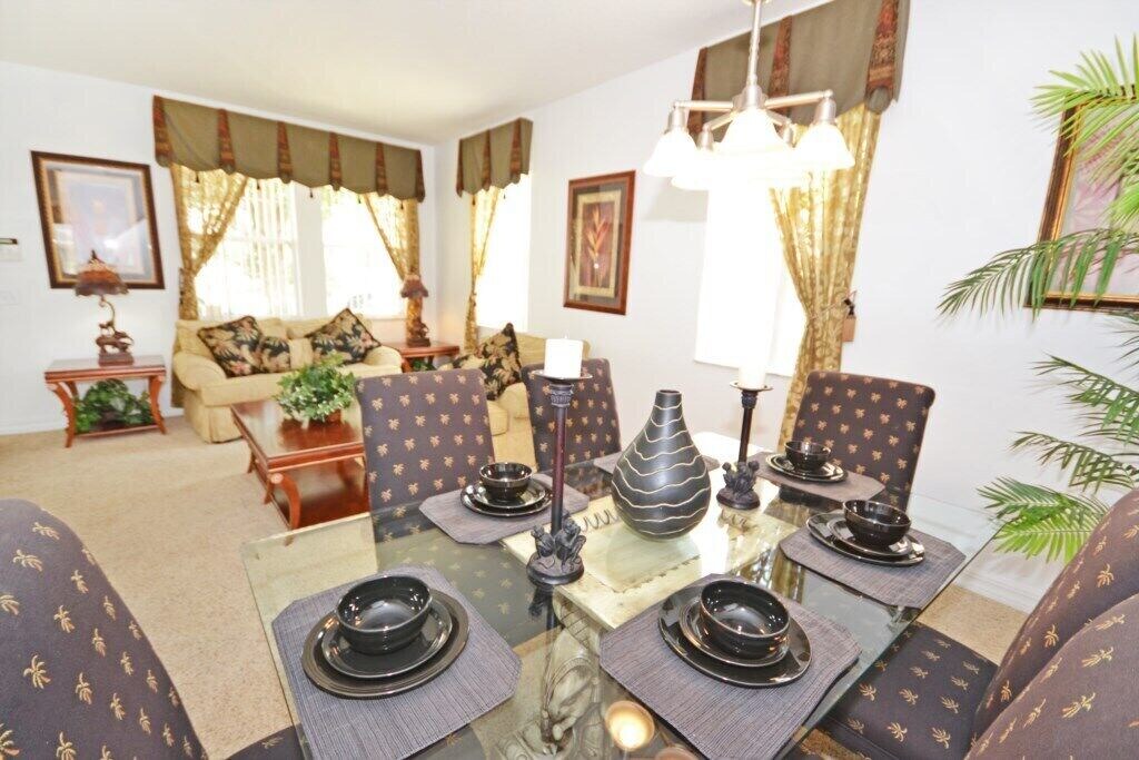 Photo of Livingroom in Windwood Bay