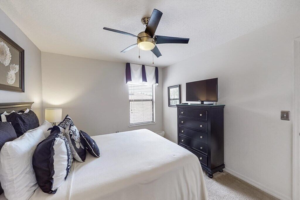 Photo of Bedroom in Cypress Pointe