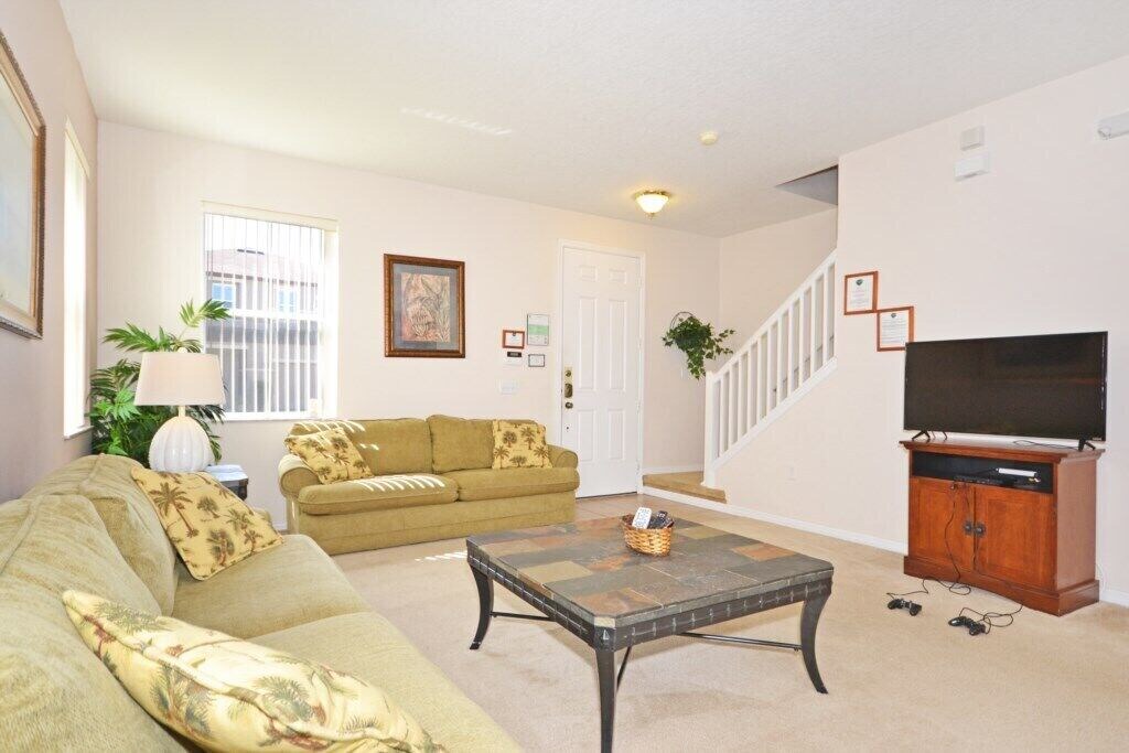 Photo of Livingroom in Windwood Bay