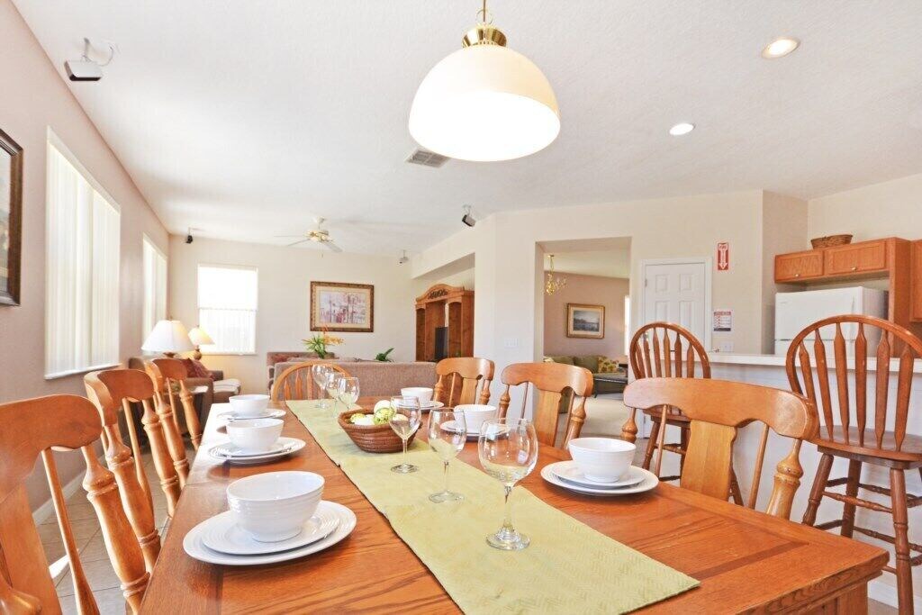 Photo of Livingroom in Windwood Bay