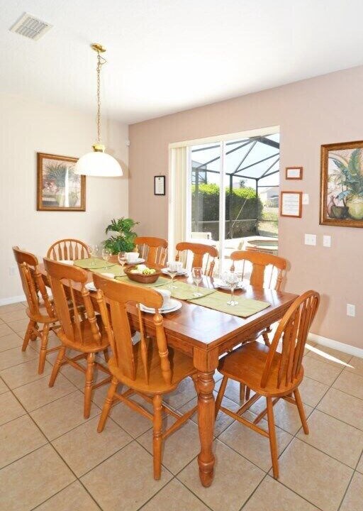 Photo of Livingroom in Windwood Bay