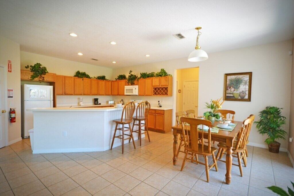 Photo of Livingroom in Windwood Bay