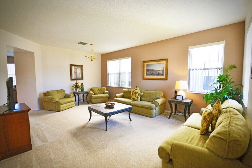 Photo of Livingroom in Windwood Bay