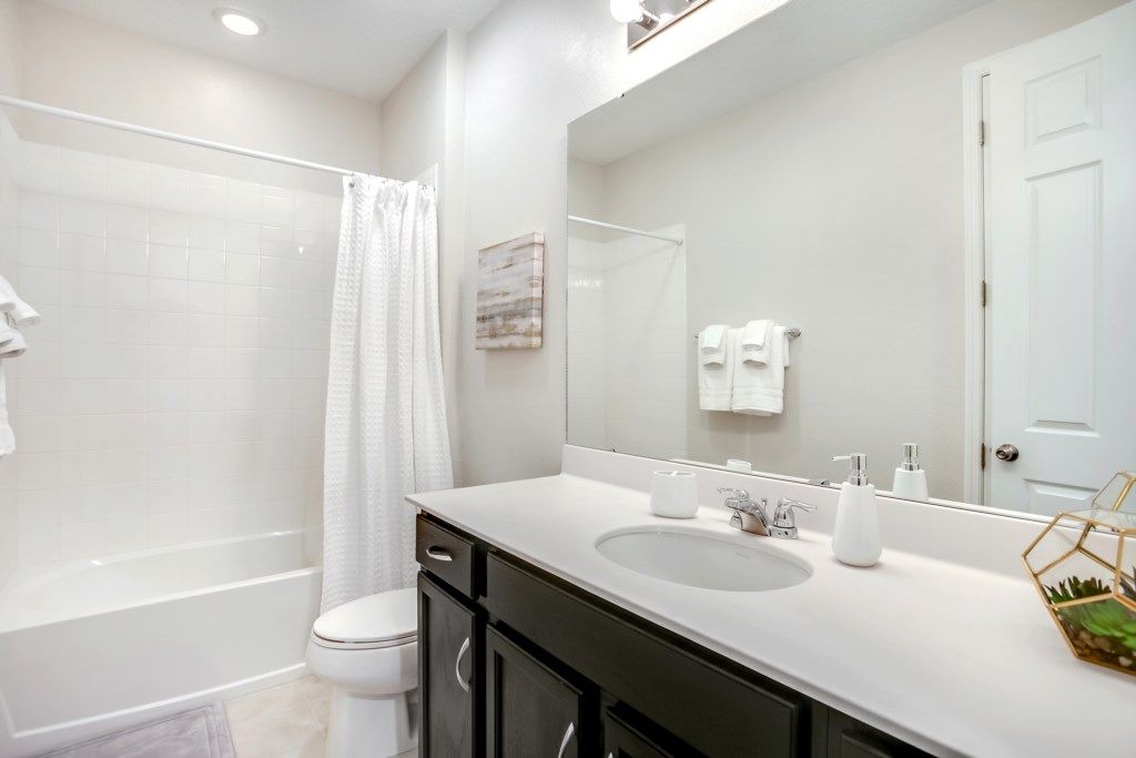 Photo of Bathroom in Bay Lake