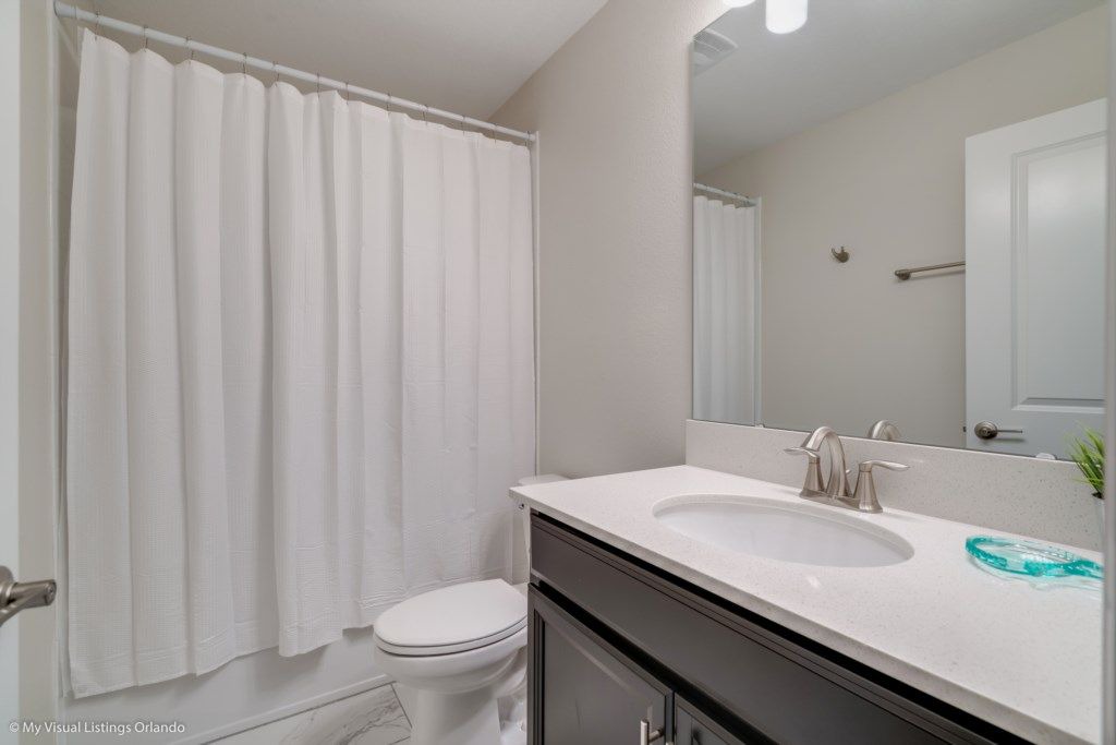 Photo of Bathroom in Bay Lake