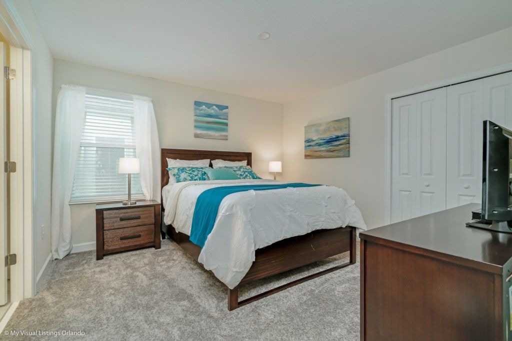 Photo of Bedroom in Bay Lake