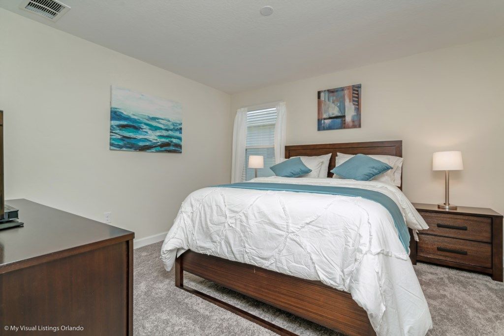 Photo of Bedroom in Bay Lake