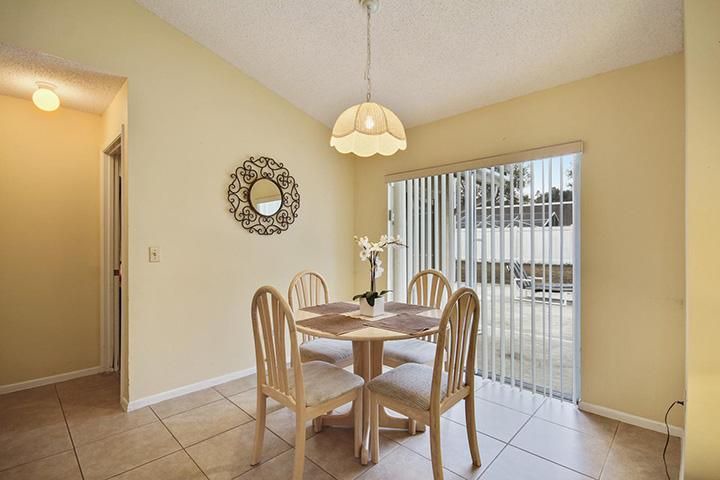 Photo of Livingroom in Indian Ridge