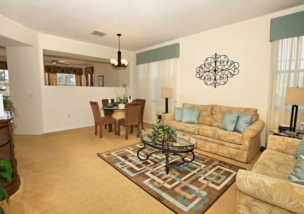 Photo of Livingroom in Windwood Bay