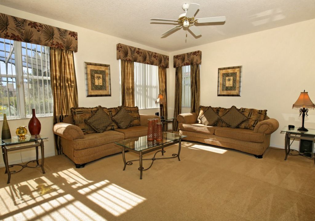 Photo of Livingroom in Windwood Bay