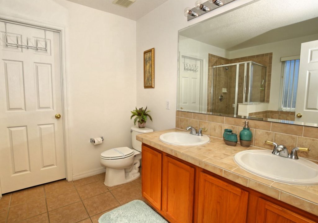 Photo of Bathroom in Windwood Bay