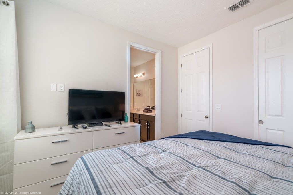 Photo of Bedroom in Buena Ventura Lakes