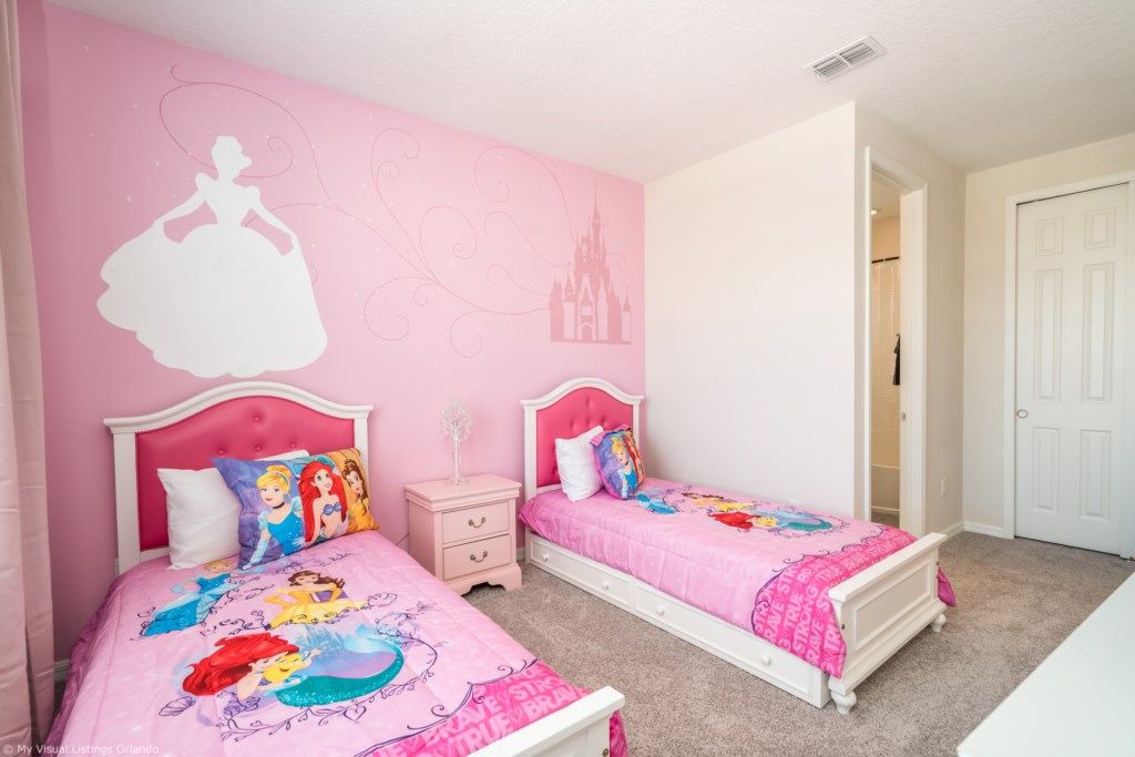 Photo of Bedroom in Buena Ventura Lakes
