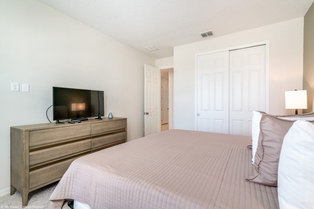 Photo of Bedroom in Buena Ventura Lakes