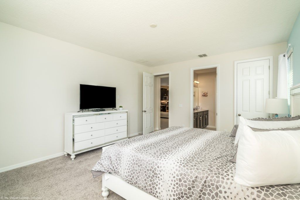 Photo of Bedroom in Buena Ventura Lakes
