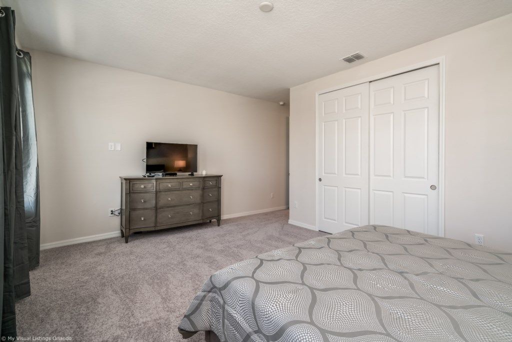 Photo of Bedroom in Buena Ventura Lakes