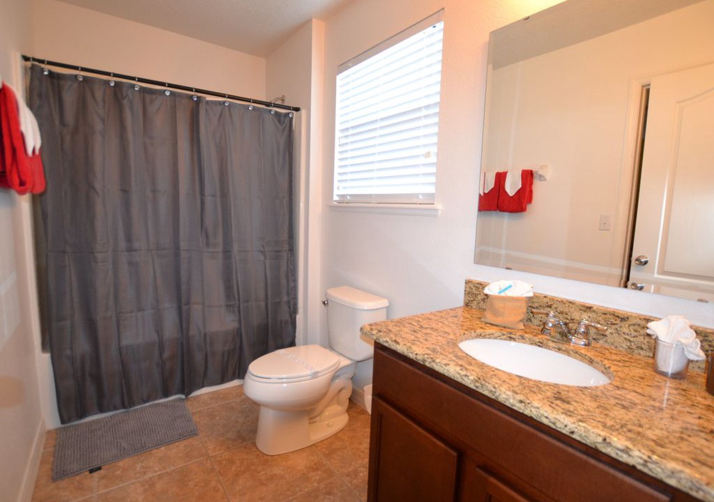 Photo of Bathroom in Cypress Pointe