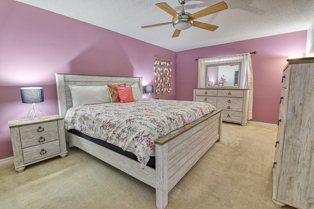 Photo of Bedroom in Sunridge Woods