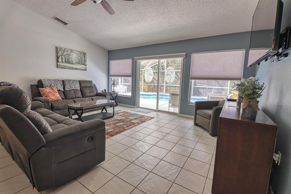 Photo of Livingroom in Sunridge Woods