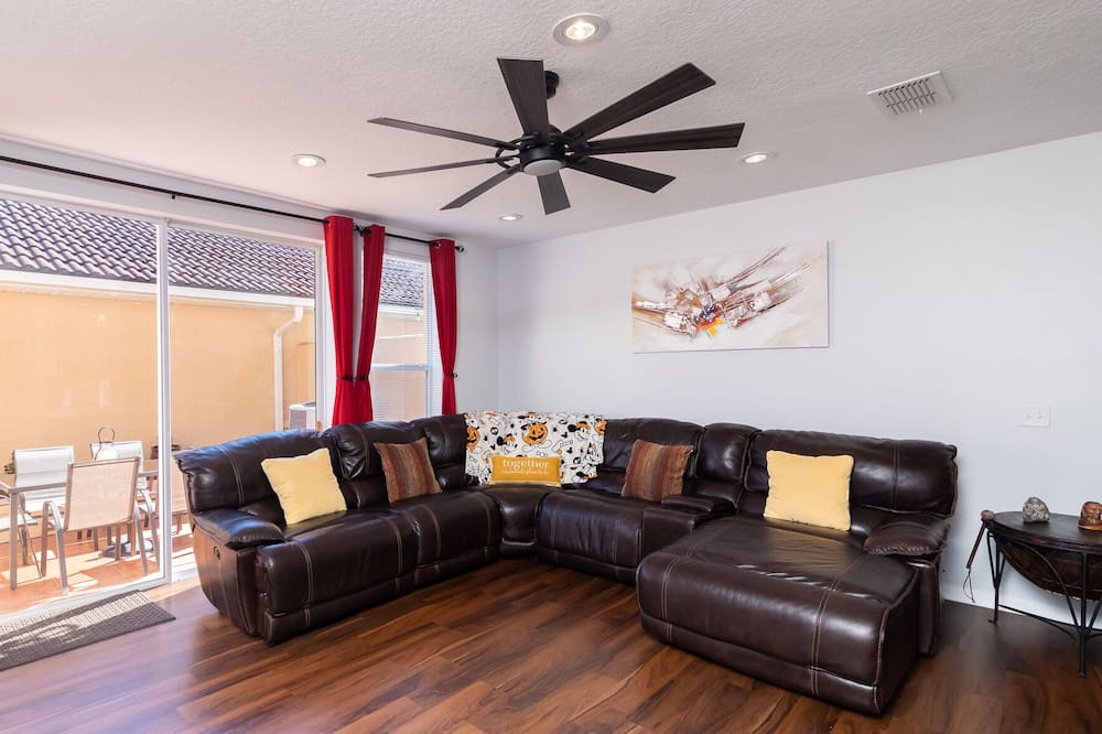 Photo of Bedroom in Buena Ventura Lakes