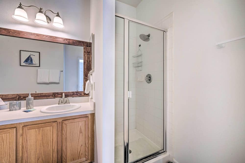 Photo of Bathroom in Windwood Bay